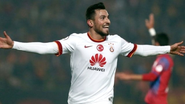 Galatasaraylı yıldıza uyarı! Gece gezmesi...