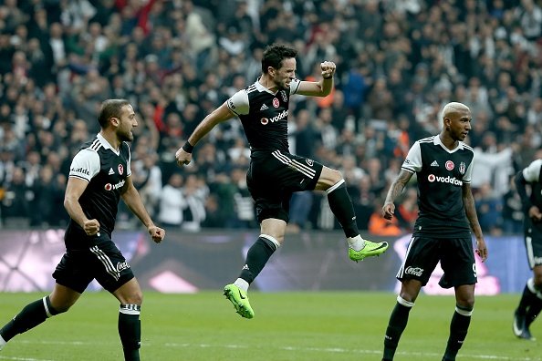 Gökhan Gönül - Beşiktaş