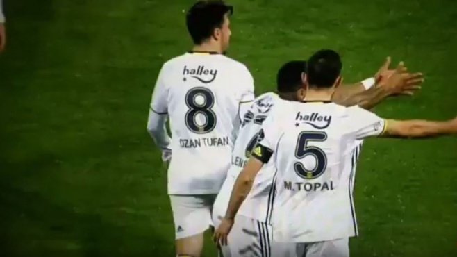 Lens’in arkadaşlarına tepkisi
