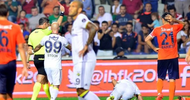 MEDİPOL BAŞAKŞEHİR: GÖRDÜĞÜ KIRMIZI KART: 3 - RAKİPLERİNİN GÖRDÜĞÜ KIRMIZI KART: 2