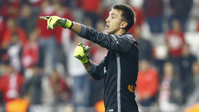 Muslera: Hakemlerin sarı kart kriterlerini merak ediyorum
