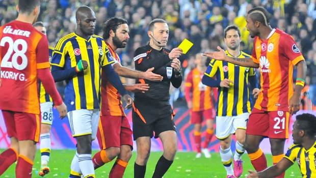 Nisan ayında futbol şöleni yaşanacak.