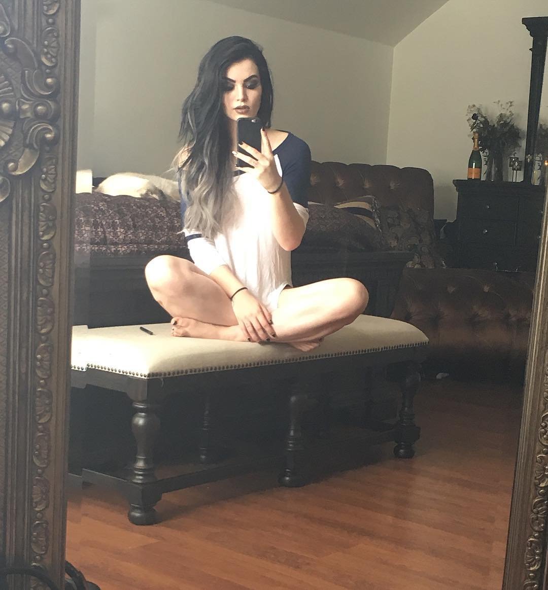 Paige'de hackerlerın mağduru oldu