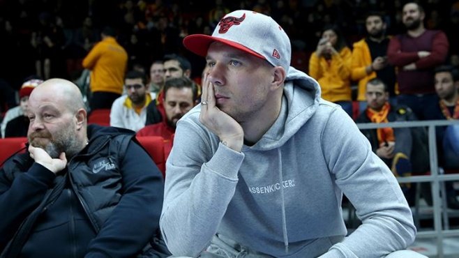 Podolski’den örnek davranış!