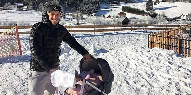 Poldi kayağa sardı!