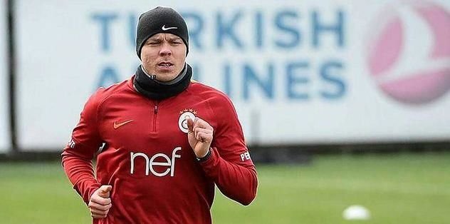Sigthorsson bırakıyor.