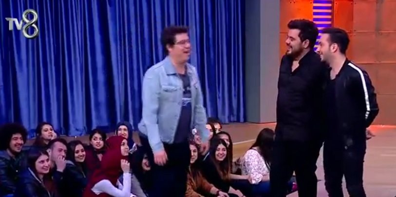 Survivor İlhan Mansız’ın yürüyüşüyle TV8 3 Adam Programı’nda dalga geçtiler tepkisi