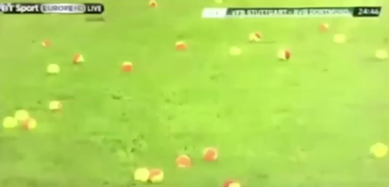 Tenis topu - Dortmund taraftarı