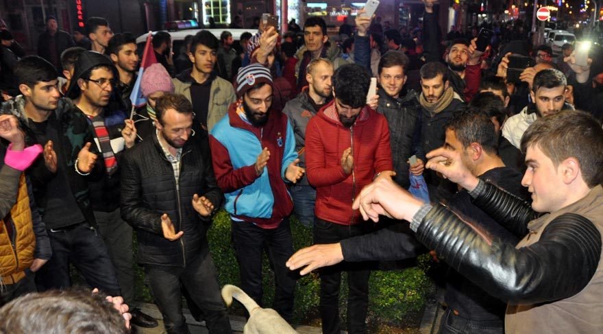 Trabzon’da kolbastılı galibiyet sevinci