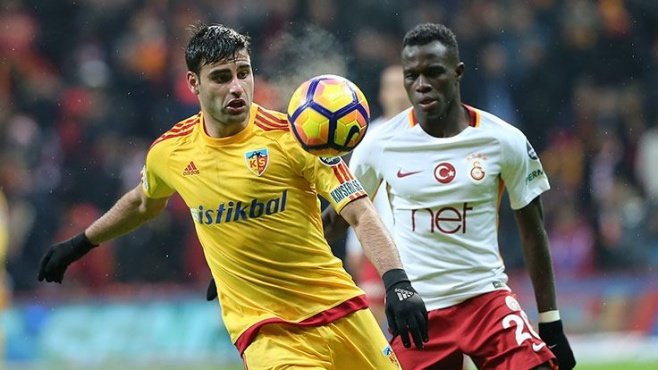 Trabzonspor Deniz Türüç ile anlaştı!