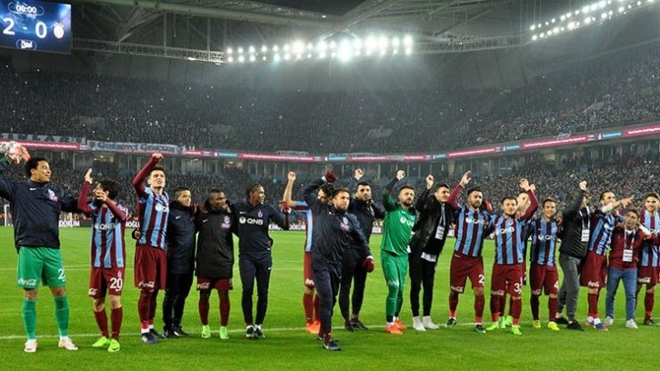 TRABZONSPOR: GÖRDÜĞÜ KIRMIZI KART: 4 - RAKİPLERİNİN GÖRDÜĞÜ KIRMIZI KART: 3