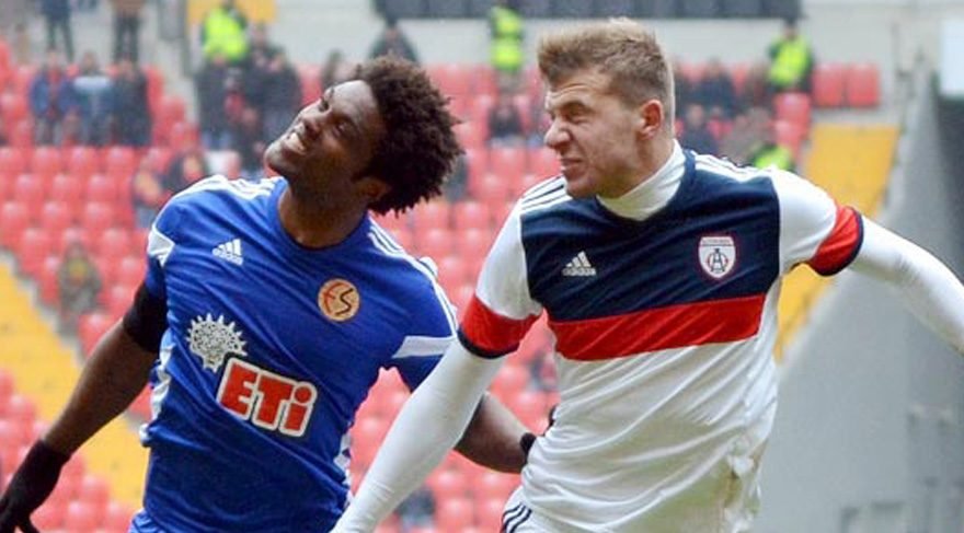 Trabzonspor’a Yeni Stoper