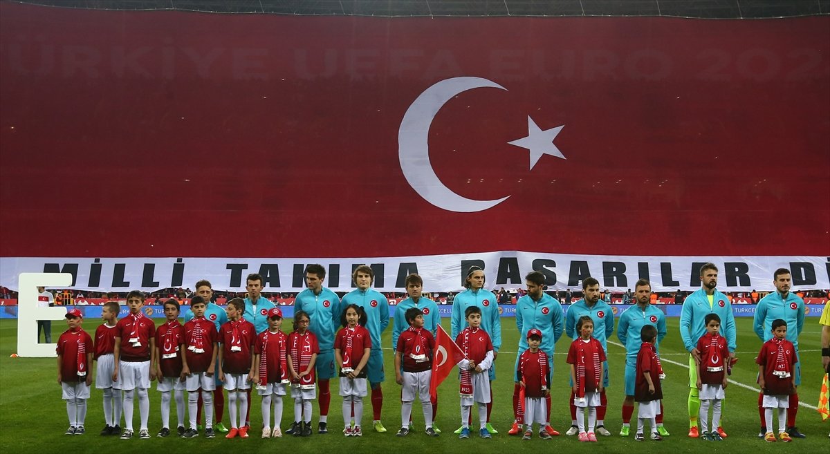 'Türkiye 3-1 Moldova yazar yorumları