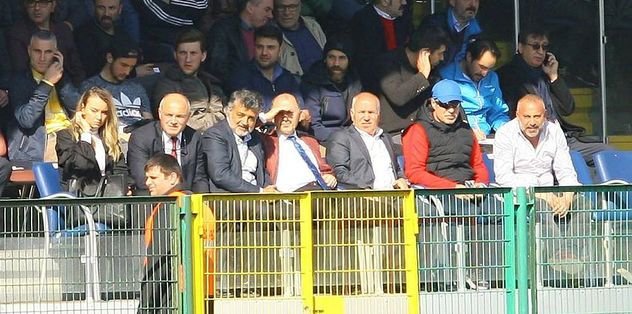 Usta tribünde olacak.
