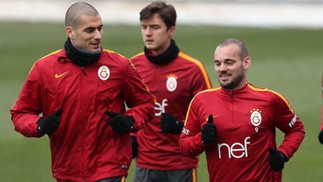 Wesley Sneijder ilk 18’de olacak!