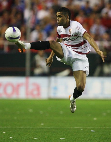 1 - Dani Alves - Barcelona - 35,50 mil. Euro
