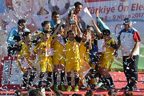 598 böcek, 2 çiçek!