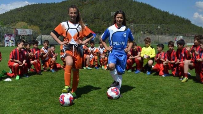 '598 böcek, 2 çiçek!