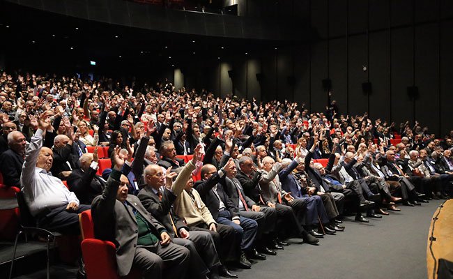 ​​Galatasaray'da tarihi üyelik kararı!