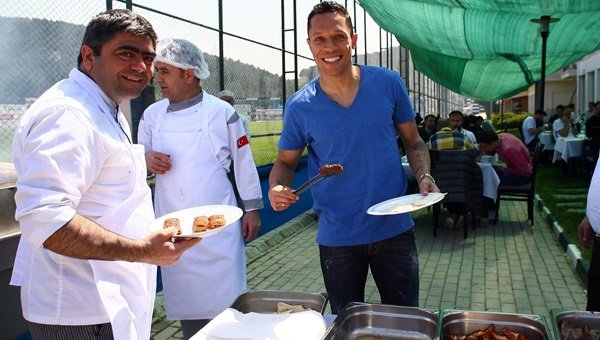  Beşiktaş'ta barbekü partisi