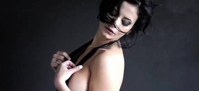 Alejandra Omana soyundu!