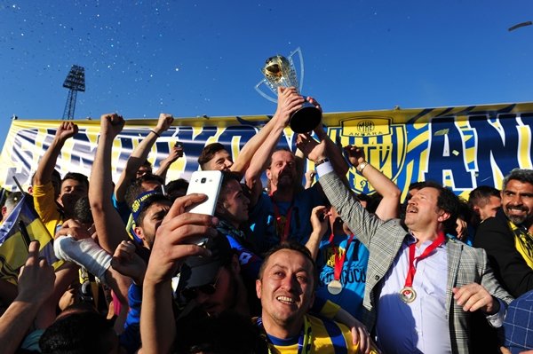 'Ankaragücü şampiyonluk kupasını aldı
