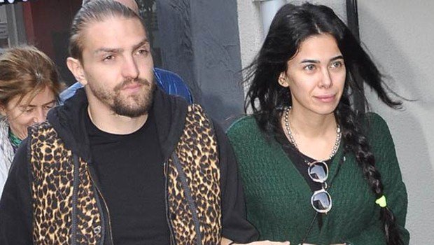 Asena Atalay evinden kovuluyor