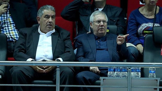 Aziz Yıldırım’dan derbi öncesi şaşırtan karar!