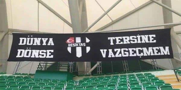 Beşiktaş taraftarından efsane pankartlar