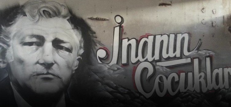 'Beşiktaş taraftarından efsane pankartlar