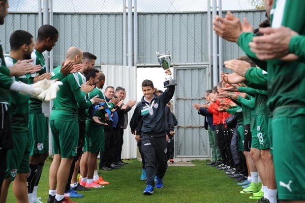 'Bursaspor'da şampiyon takıma coşkulu karşılama