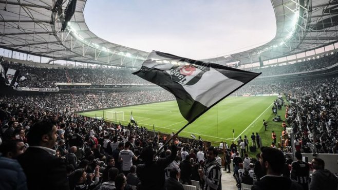 'Çağla Şikel'den Vodafone Arena sürprizi!