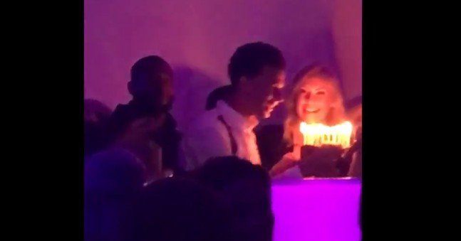 Dele Alli doğum gününü playboy güzeliyle kutladı