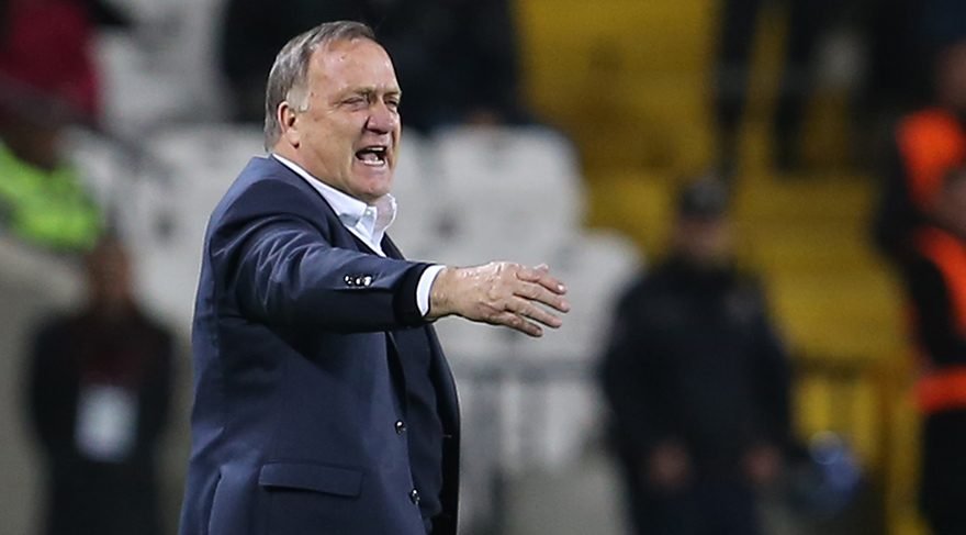 Dick Advocaat raporunu yönetime sundu