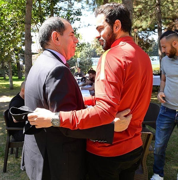 Dursun Özbek: Taraftarı ağlatmayın!