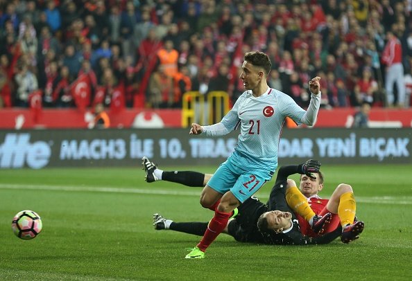 Emre Mor gönlündeki takımı açıkladı