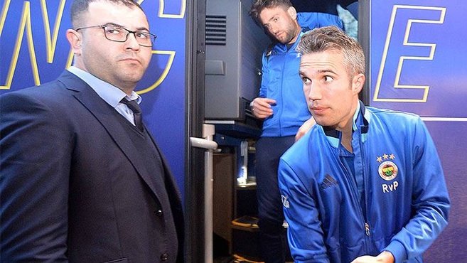 Fenerbahçe kafilesine protestolu karşılama!