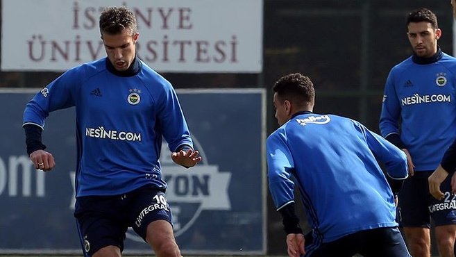 Fenerbahçe’de 3 isimle yollar ayrılıyor!