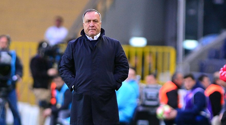 Fenerbahçe’de dert Advocaat
