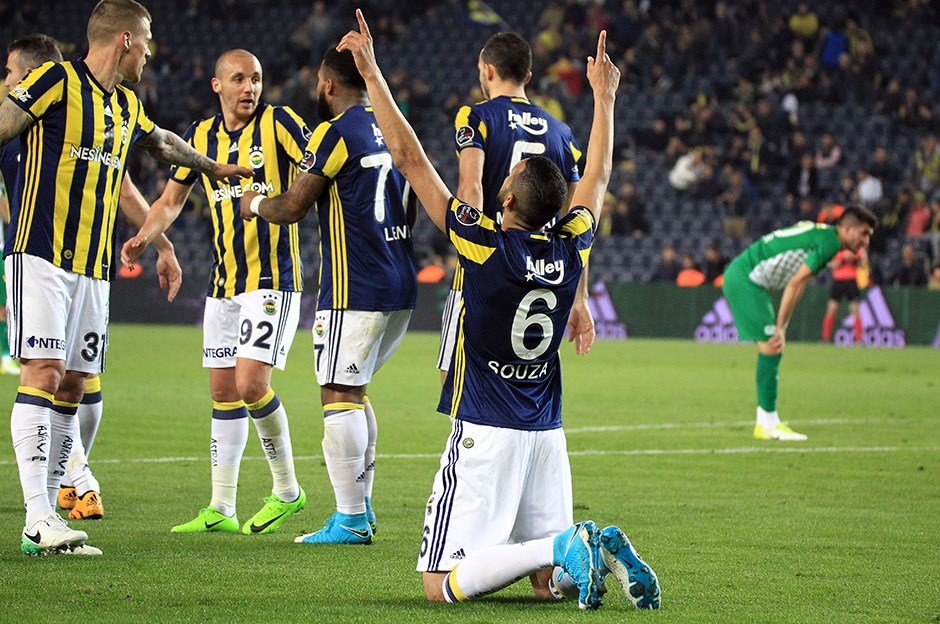 Fenerbahçe'den Beşiktaş'a büyük transfer çalımı