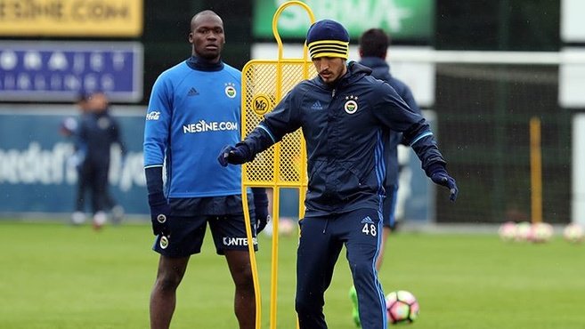 Fenerbahçe’den yağmur altında derbi mesaisi!