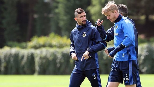 Fenerbahçe’ye Kjaer şoku!