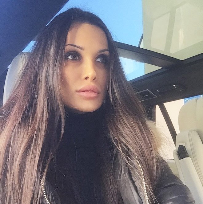 Rus futbolcu eşinin çıplak fotoğrafları çalındı!