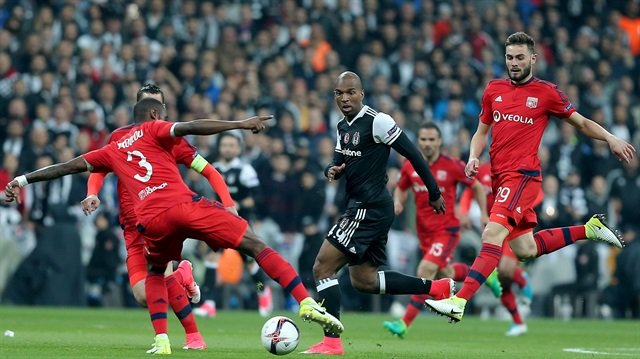 Galatasaray, Lyon'lu yıldızla görüştü