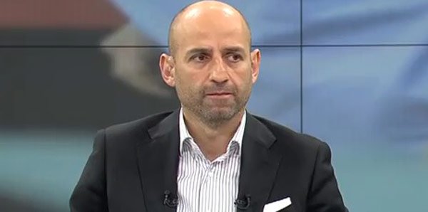 'Serhat Ulueren: ''Beceriksiz başkan Dursun Özbek'