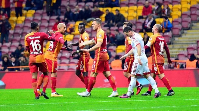 Galatasaray telefonla ikna etti!