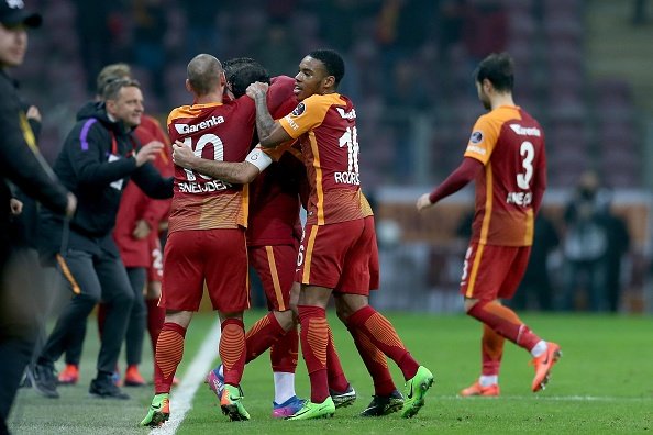 'Galatasaray'a transferde zorlu rakipler