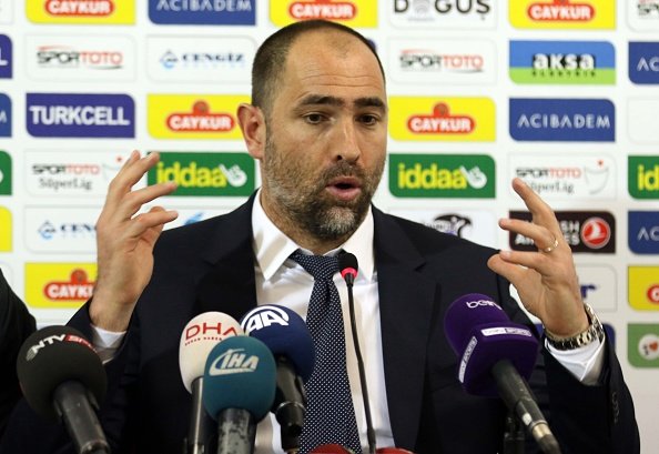 Galatasaray’da göreve geldiğiniz günden beri 2 ayı geride bıraktınız, Florya’da nasıl bir ortamla karşılaştınız, hangi sorunları teşhis ettiniz ve planlamanız nasıl oldu?
