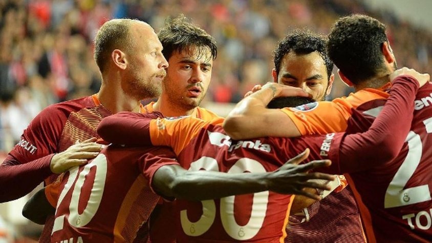 Galatasaray'ın tecrübeli ismi ayrılıyor mu?