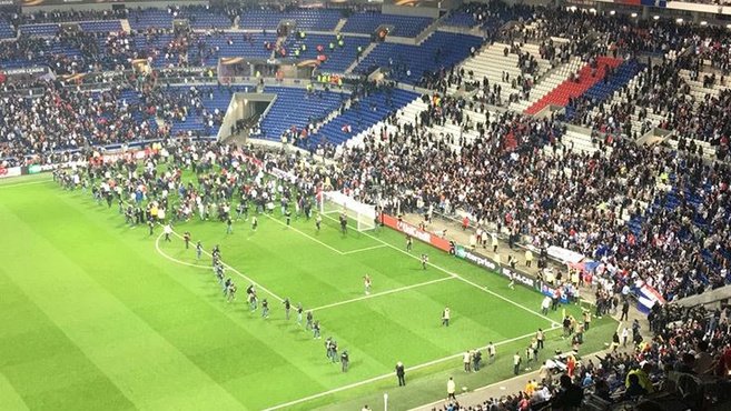Lyon’a ağır ceza!